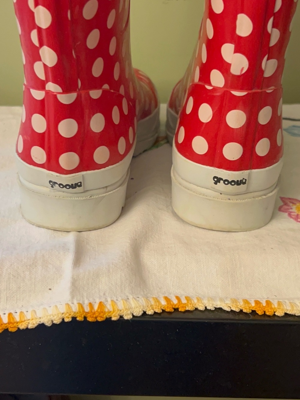 Red Polka Dot Rain Boots with White Trim Size 7 - Picture 3 of 6